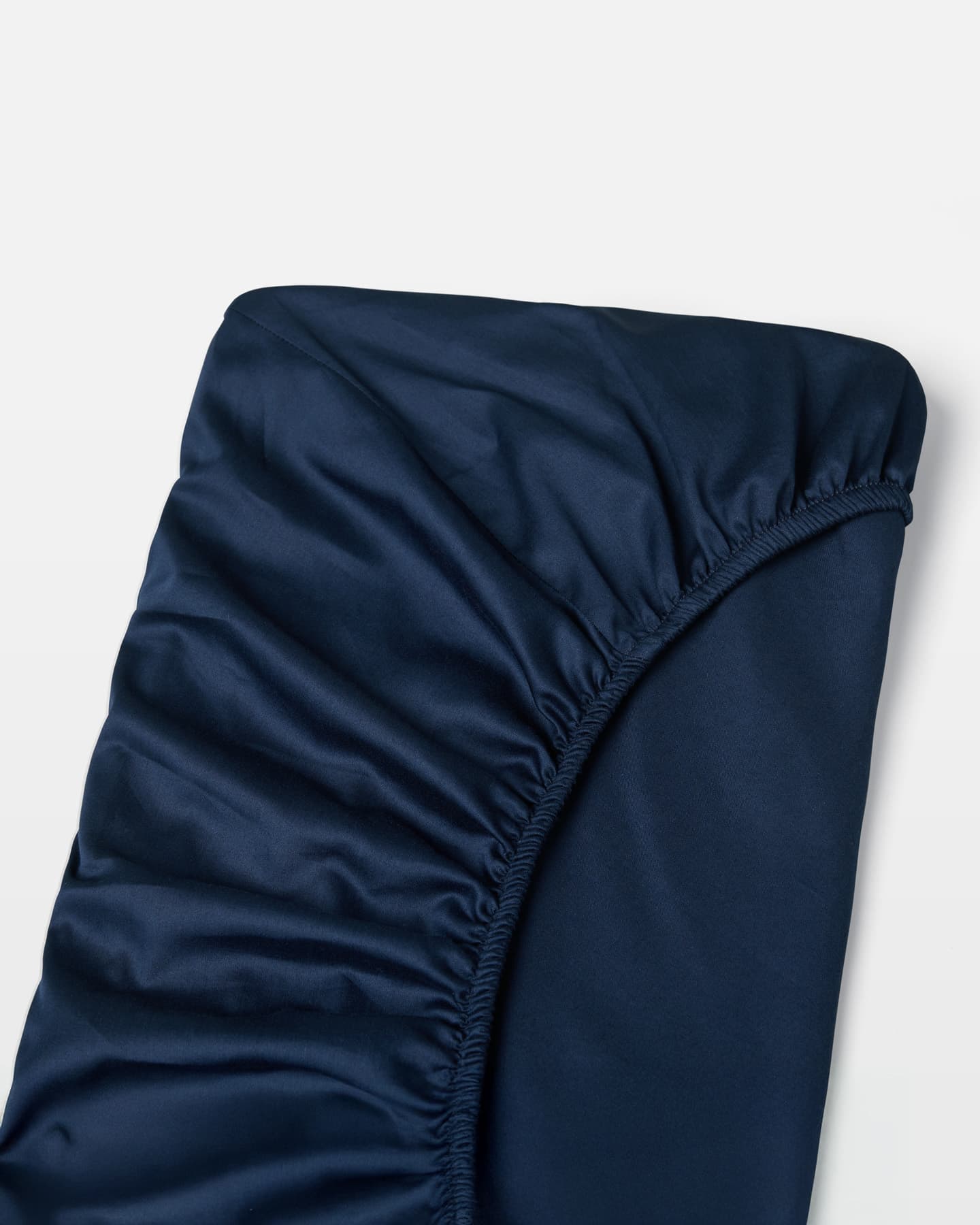 Spannbettlaken Lind - Midnight Blue in der Gruppe Bettwäsche / Spannbettlaken bei A L V A (1134)