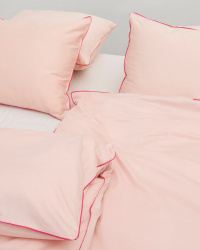 Kissenbezug Strimma - Cherry Blossom Pink Kissenbezug Strimma - Cherry Blossom Pink