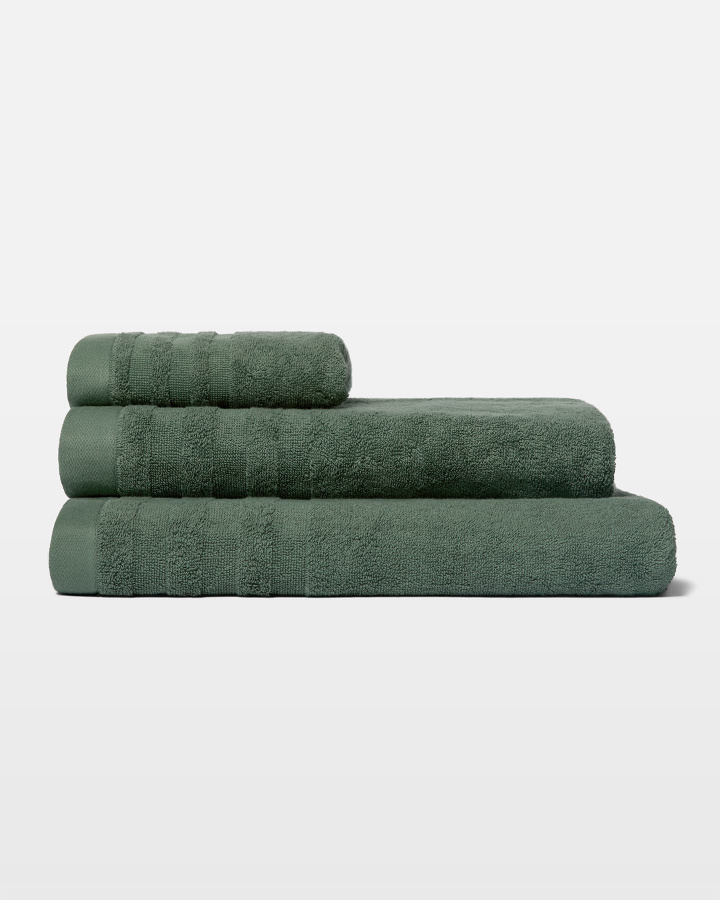 Handtuch Essens - Washed Bottle Green in der Gruppe Badtextilien / Handtücher bei A L V A (1178)