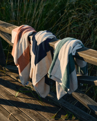 Badetuch Vinda - Seashell Beige / Midnight Blue Badetuch Vinda - Seashell Beige / Midnight Blue