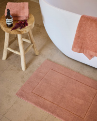 Bad-Set – große Badematte & Handtücher Bad-Set – große Badematte & Handtücher