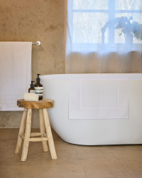 Bad-Set – große Badematte & Handtücher Bad-Set – große Badematte & Handtücher